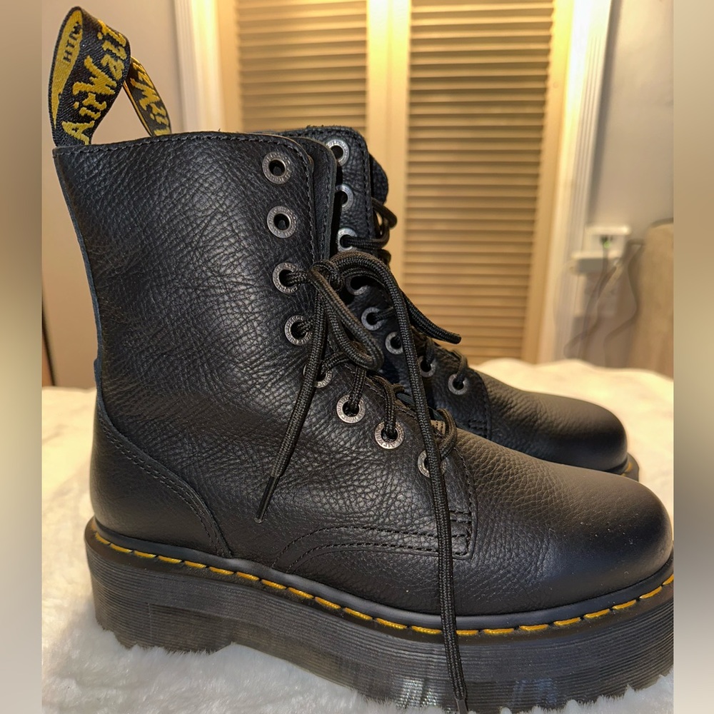 Dr. Martens Jadon Boot III Black Pisa Leather Platforms Lace Up unisex